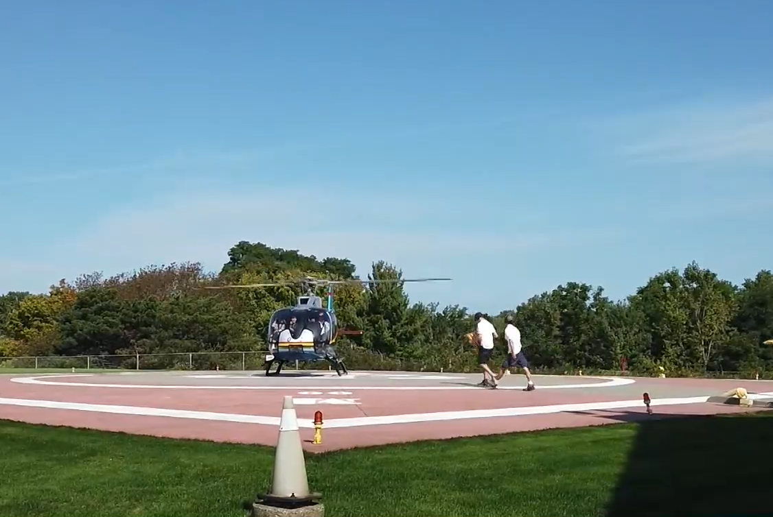 Обществената поръчка за два медицински хеликоптера на лизинг които да пристигнат