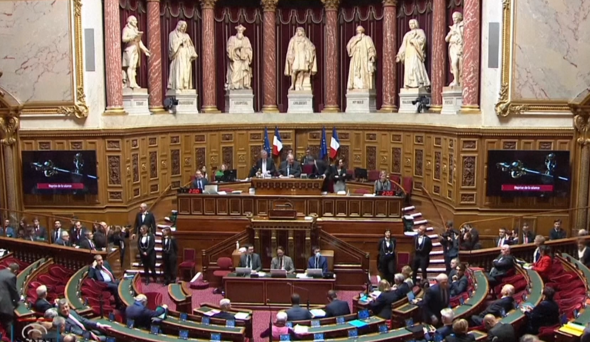 Сенатът на Франция подкрепи вдигането на пенсионната възраст на 64