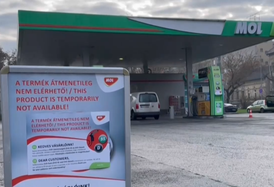 Унгарското правителство премахна тавана на цените на горивата, след като