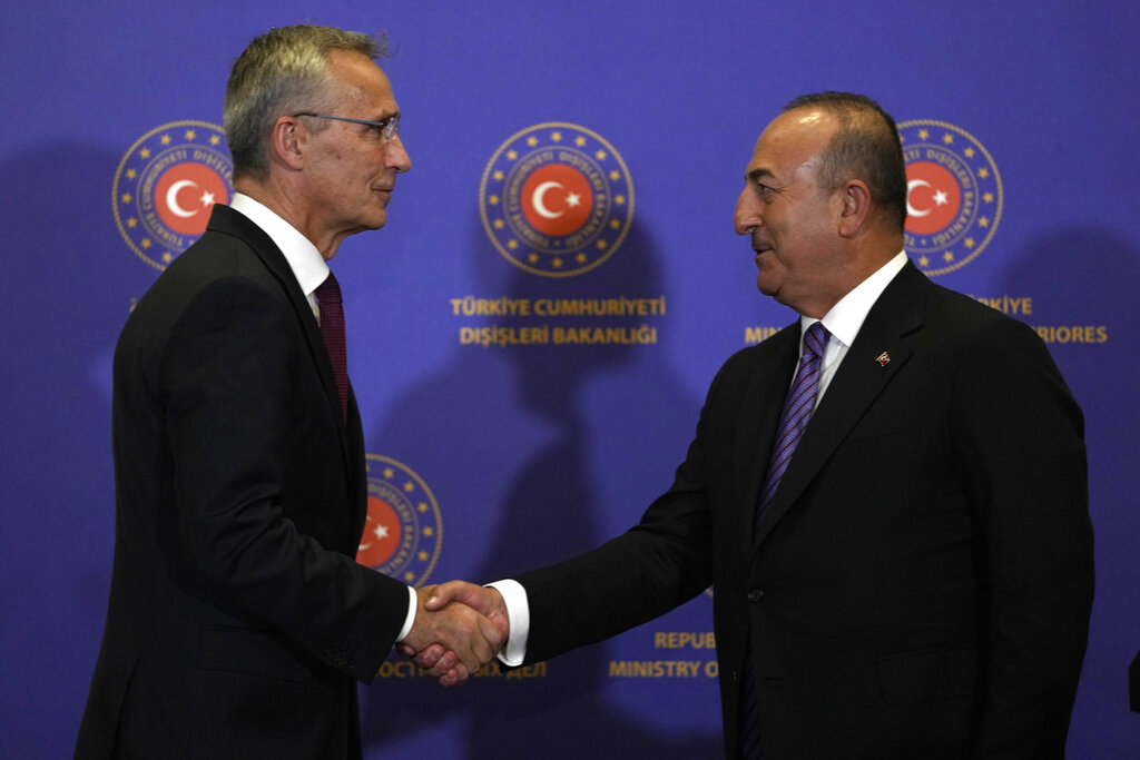 Генералният секретар на НАТО Йенс Столтенберг призова Турция да изостави