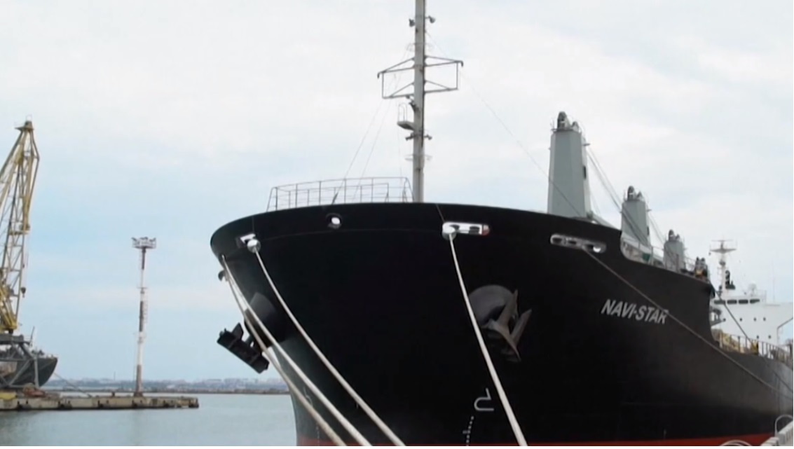 Компанията собственик на отвлечения кораб Руен все още няма контакт