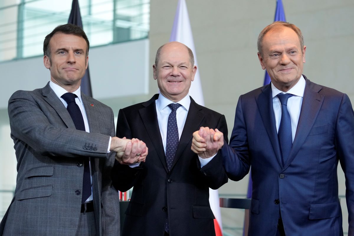 Германия Франция и Полша обещаха да доставят повече оръжия за