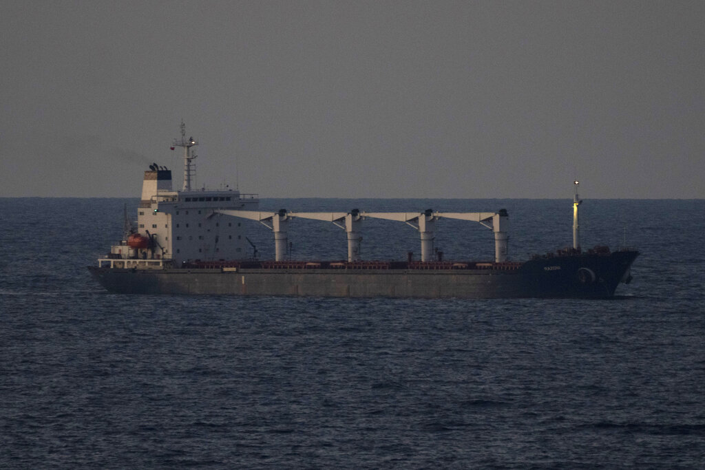 Контейнеровоз отплава тази сутрин от блокираното от Русия пристанище в