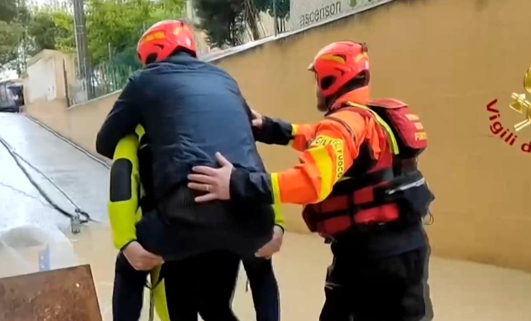 Тежки наводнения в Италия и на Балканите Най малко девет души са