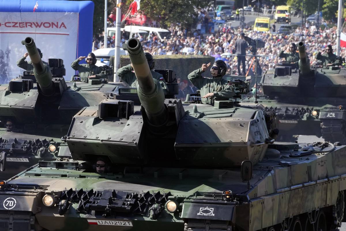 Полша показа най модерните си оръжия и отбранителни системи на