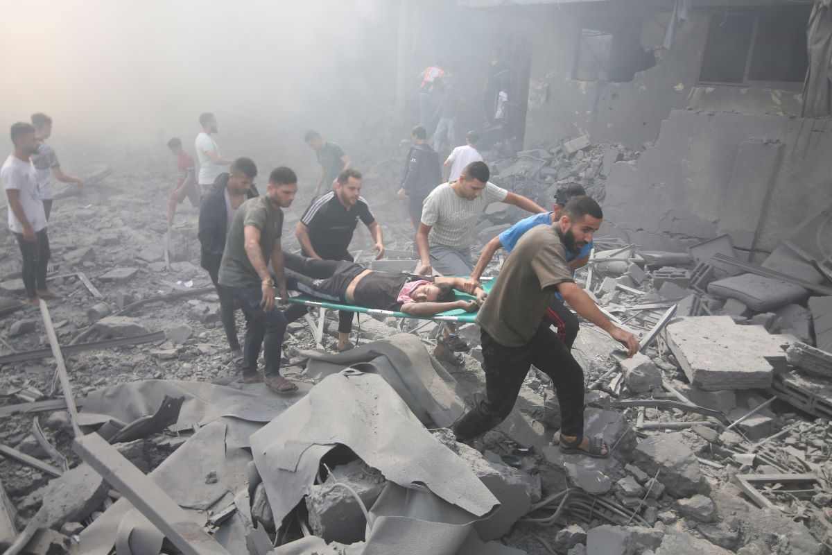 Продължават израелските въздушни удари по ивицата Газа А Иран предупреди