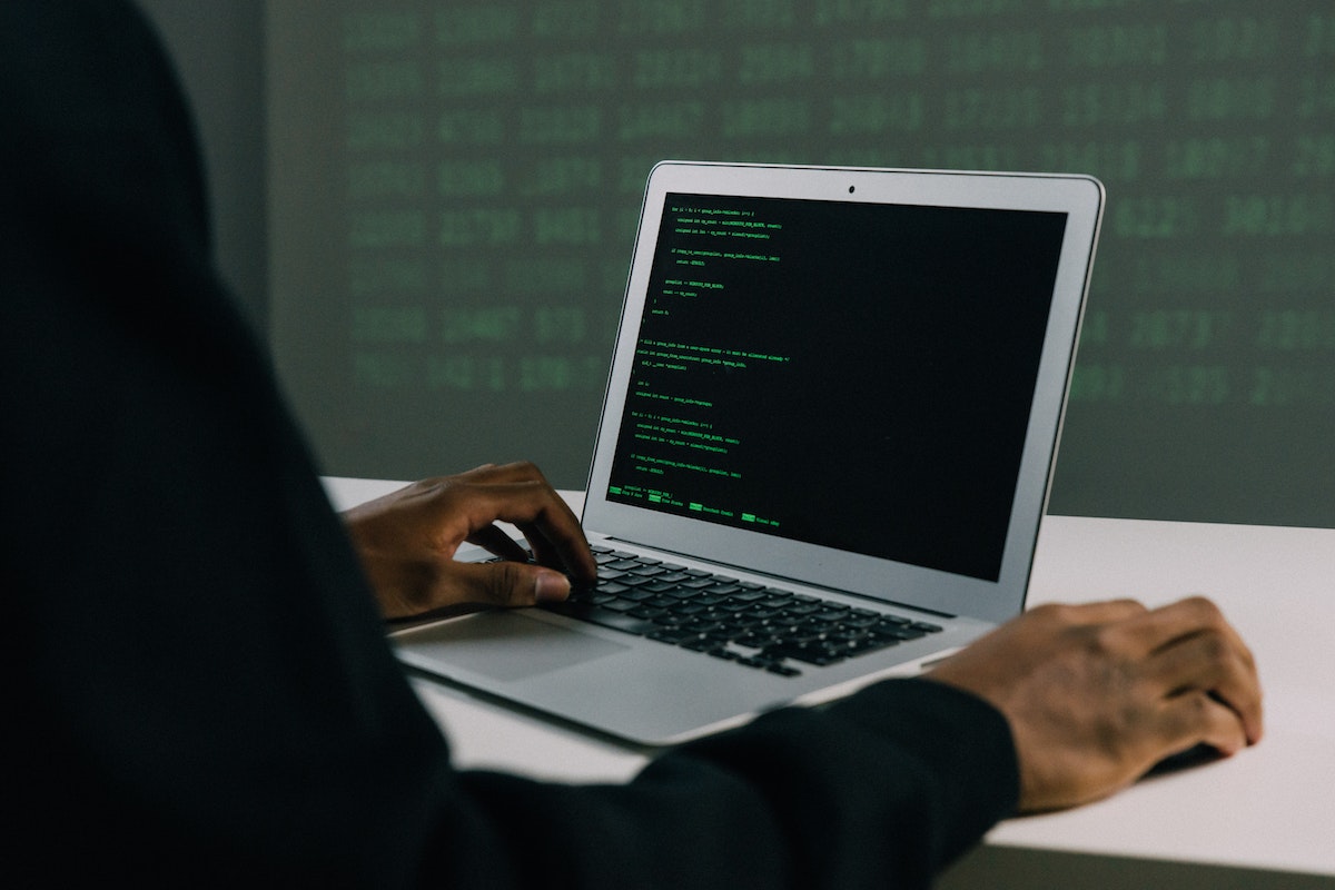 Очаква се България да поиска екстрадиране на хакера  извършител на атаката която през