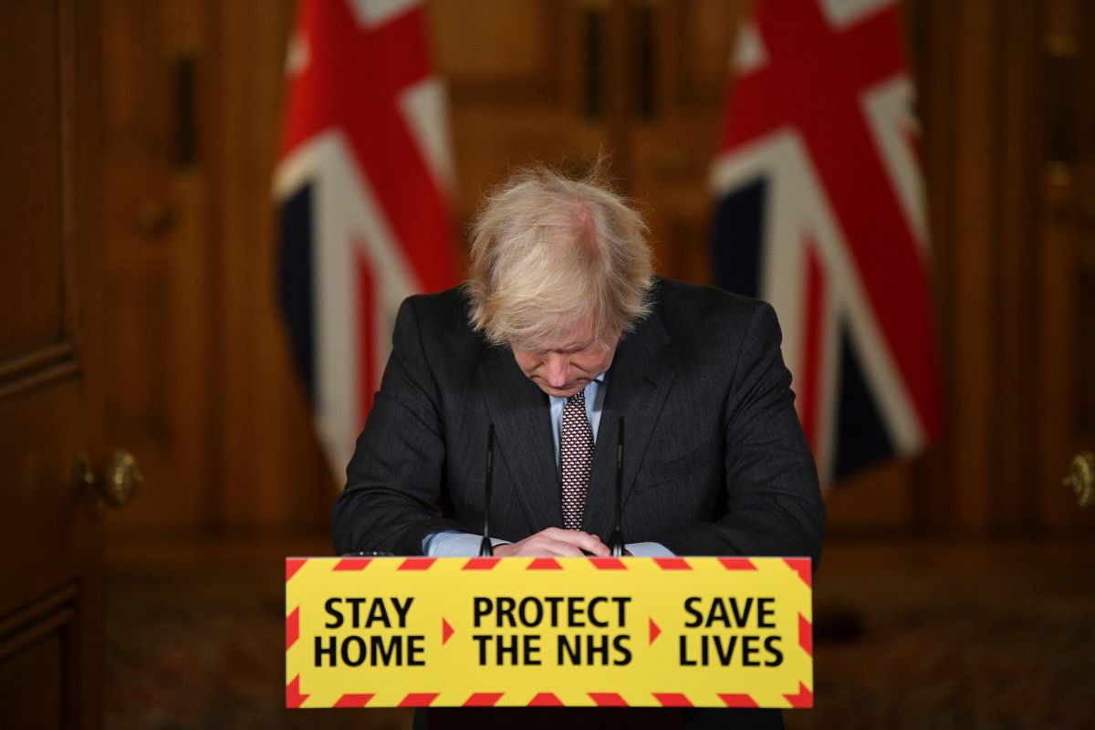 Борис Джонсън бившият министър председател на Обединеното кралство обяви че незабавно