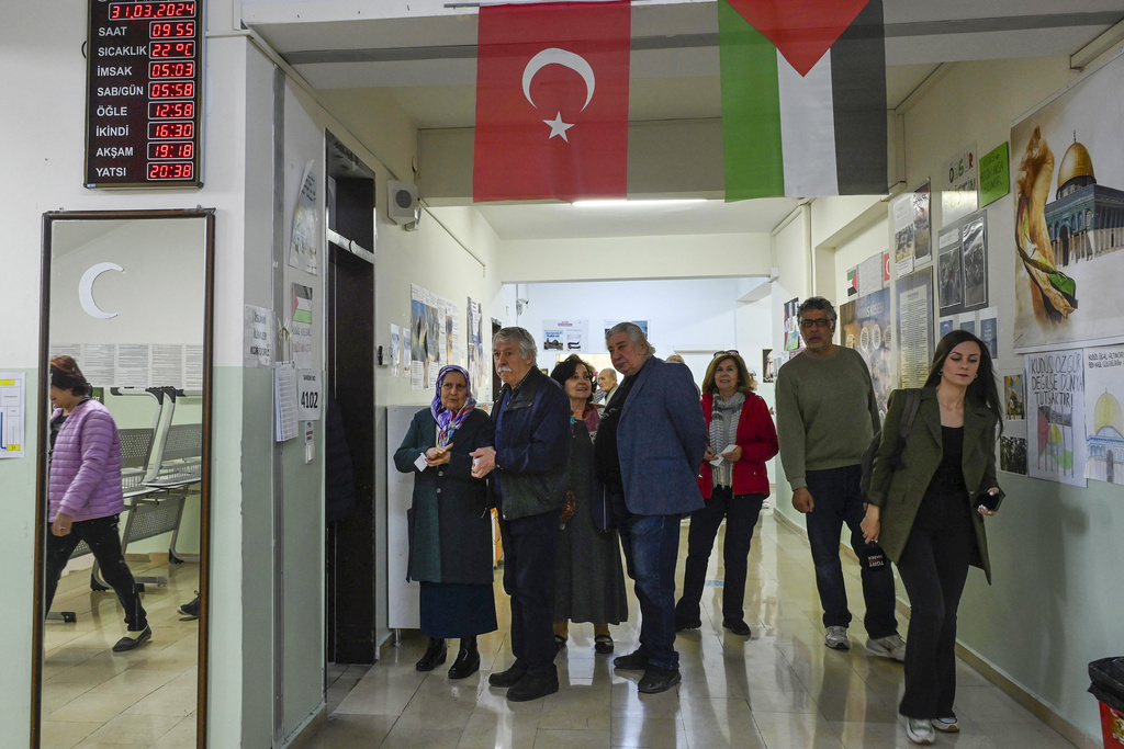Днес в Турция се провеждат местни избори  Над 61 милиона избиратели ще имат