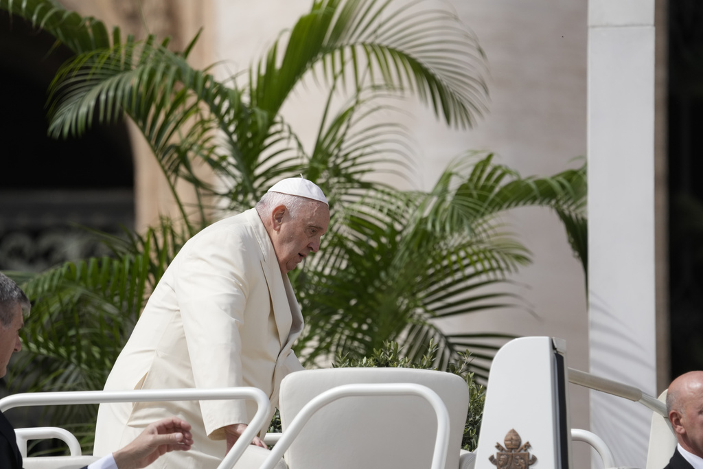 Въпреки влошеното си здраве папа Франциск оглави литургията за Палмова