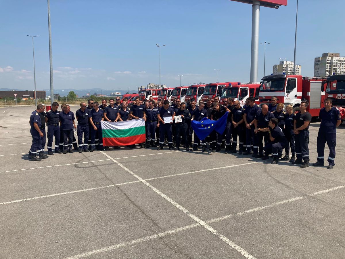 Всички български пожарникари командировани да помагат при пожарите в Гърция