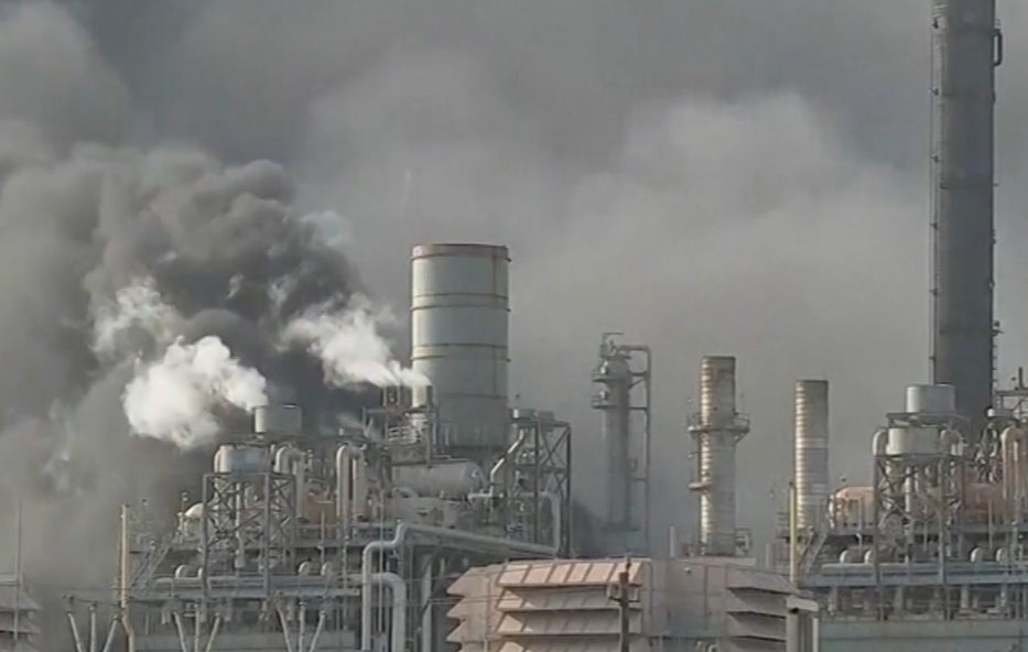 Пожар избухна в нефтохимичен завод в района на Хюстън Съединените