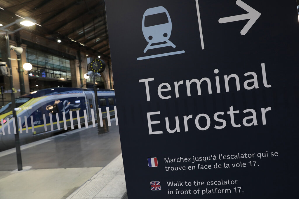 Eurostar умишлено оставя стотици непродадени билети за влаковете в пиковите