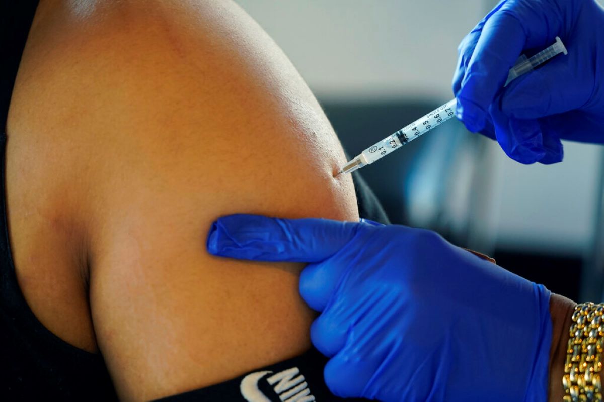 Започва прилагането на 80 640 дози от новата ваксина срещу