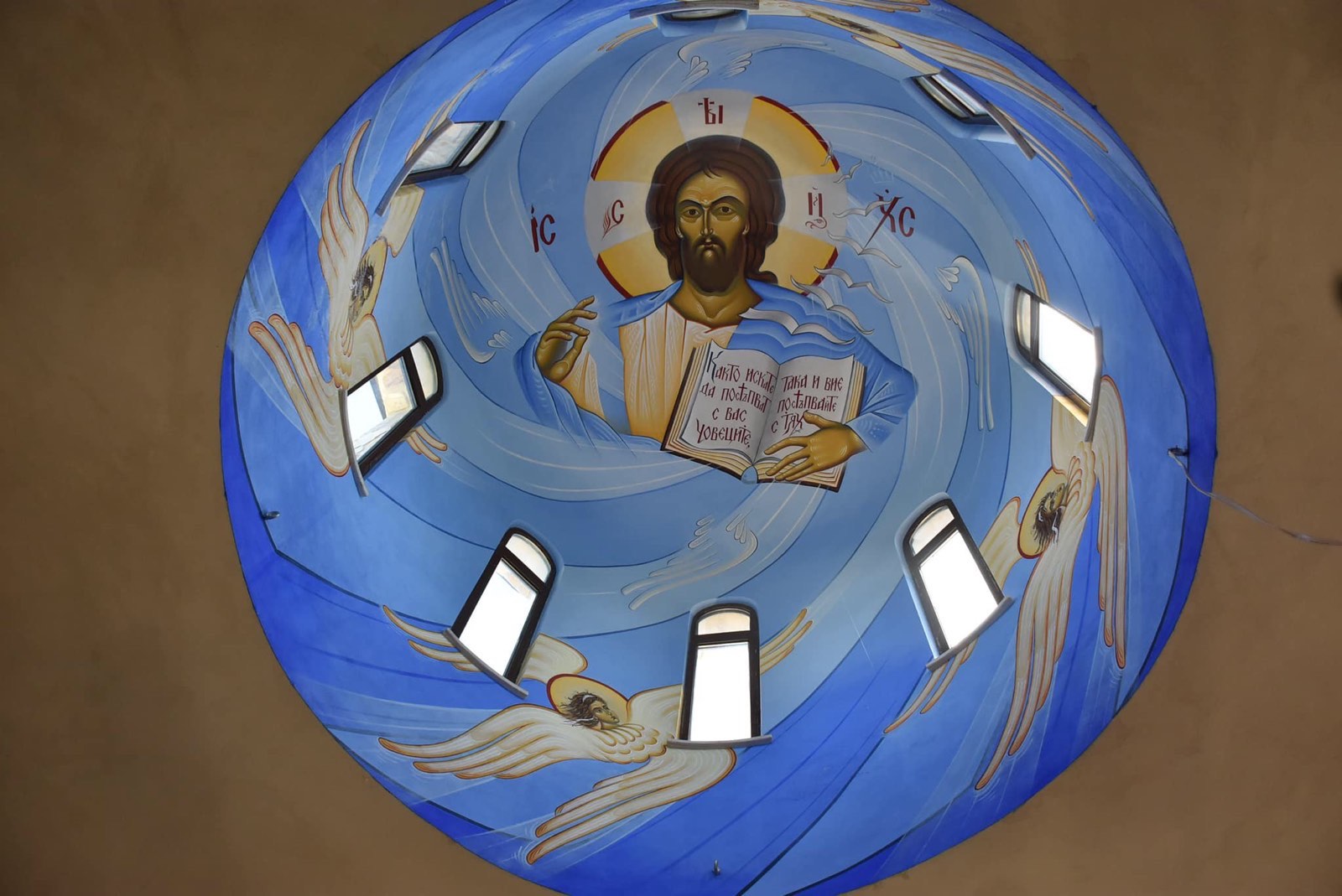 Произведения на иконописеца Диан Костов ще бъдат изложени в катедралата