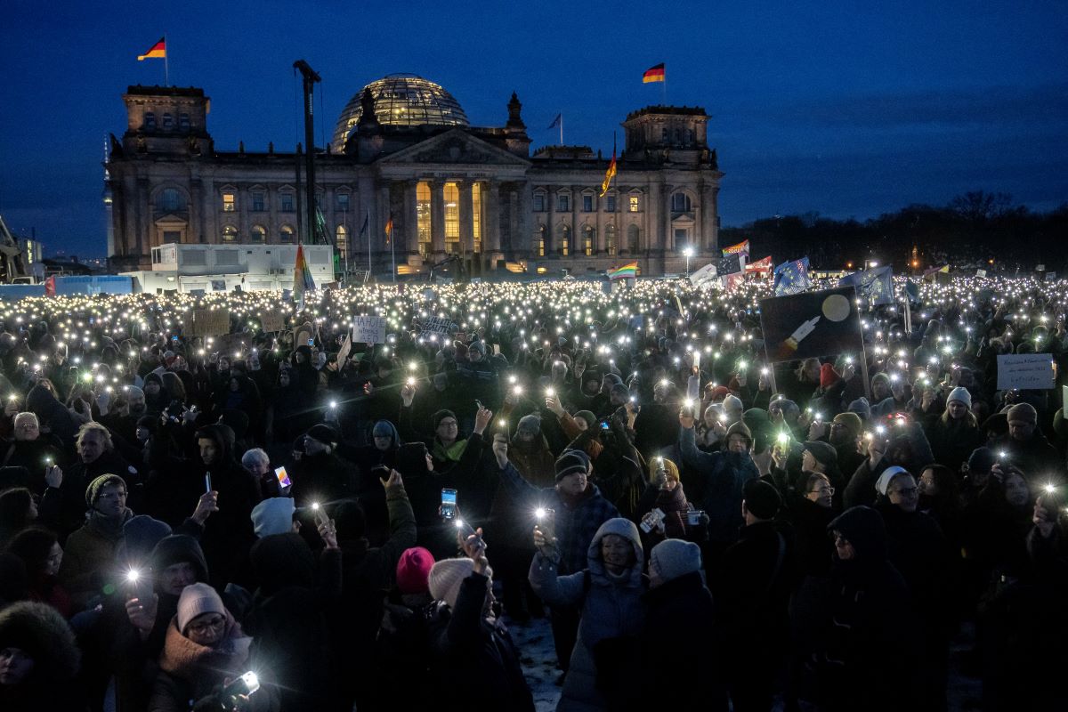 Над 75 хиляди души протестираха в Мюнхен срещу расизма антисемитизма