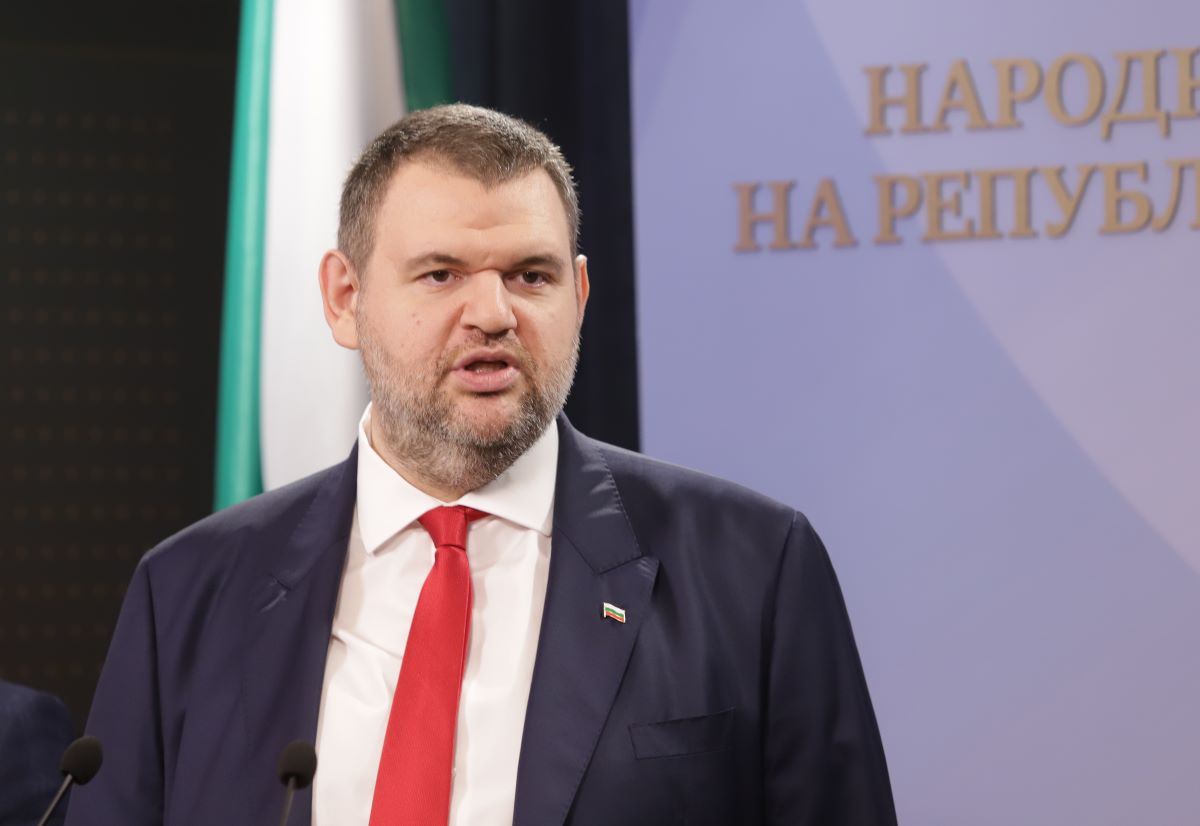 Съпредседателят на ДПС Делян Пеевски постави своеобразен ултиматум към Лукойл