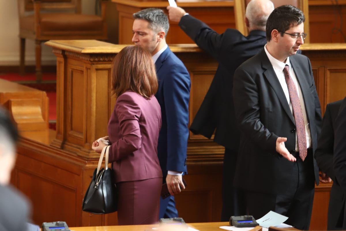 Нов спор в парламента и заради бюджета Партиите сблъскаха позиции
