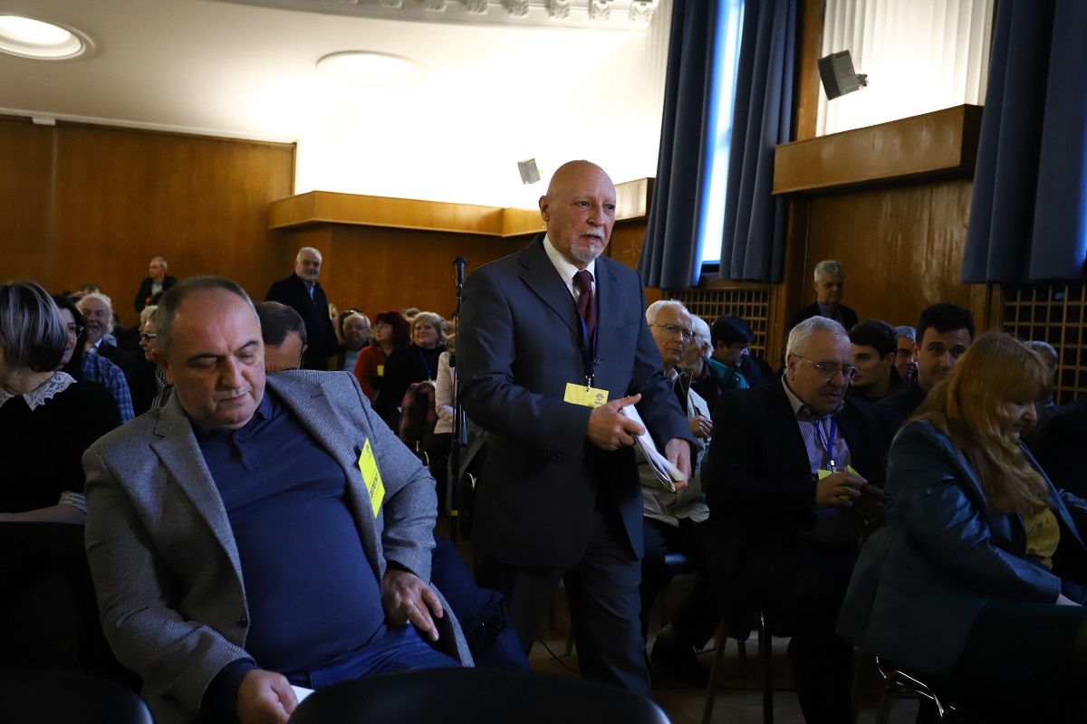 НДСВ единодушно избра Станимир Илчев за председател Партията се завръща в