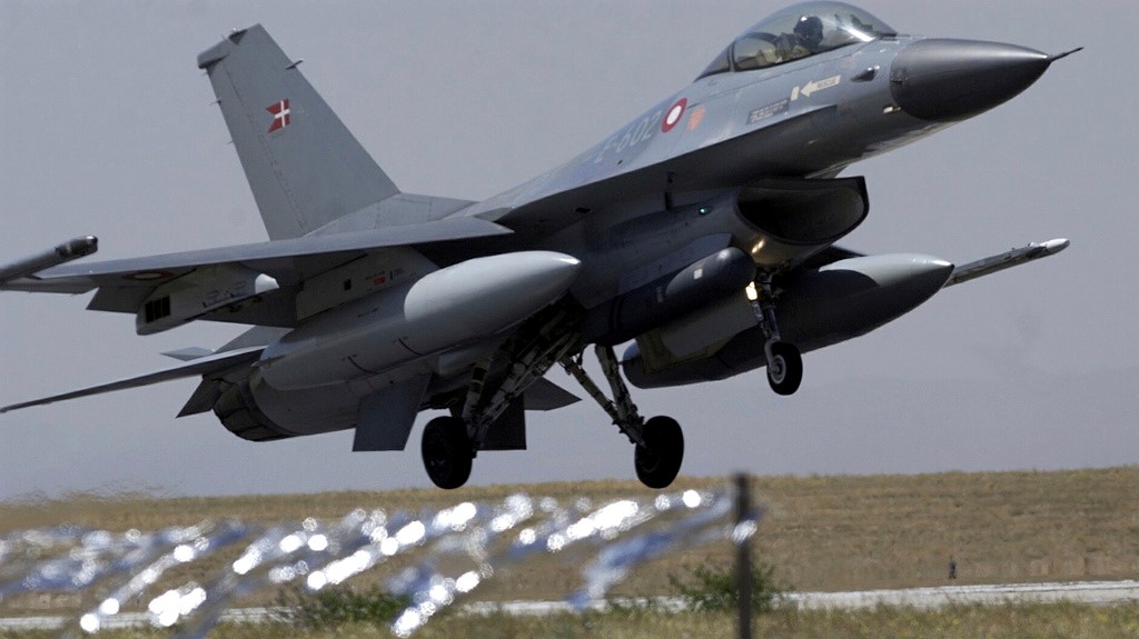 Норвегия е решила да дари на Украйна бойни самолети Ф