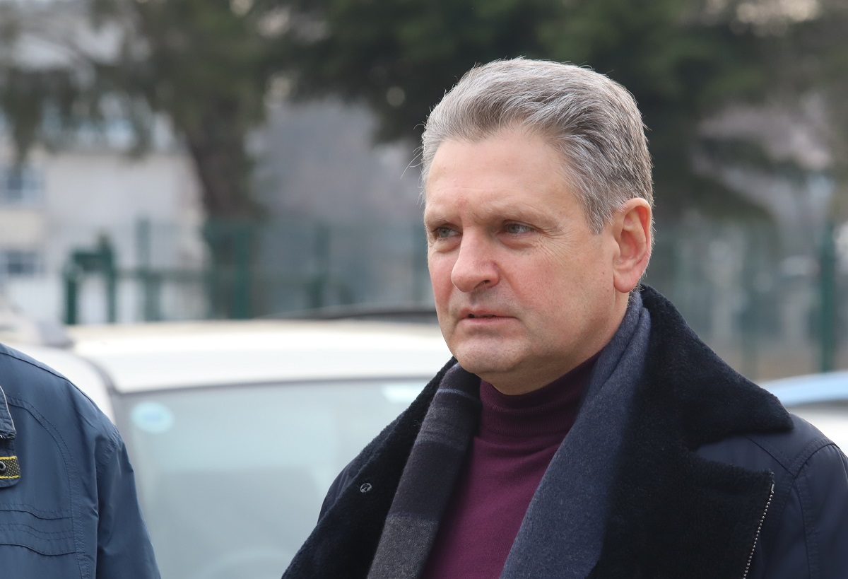 Санкционираният по закона Магнитски Николай Малинов заяви че утре ще разговаря