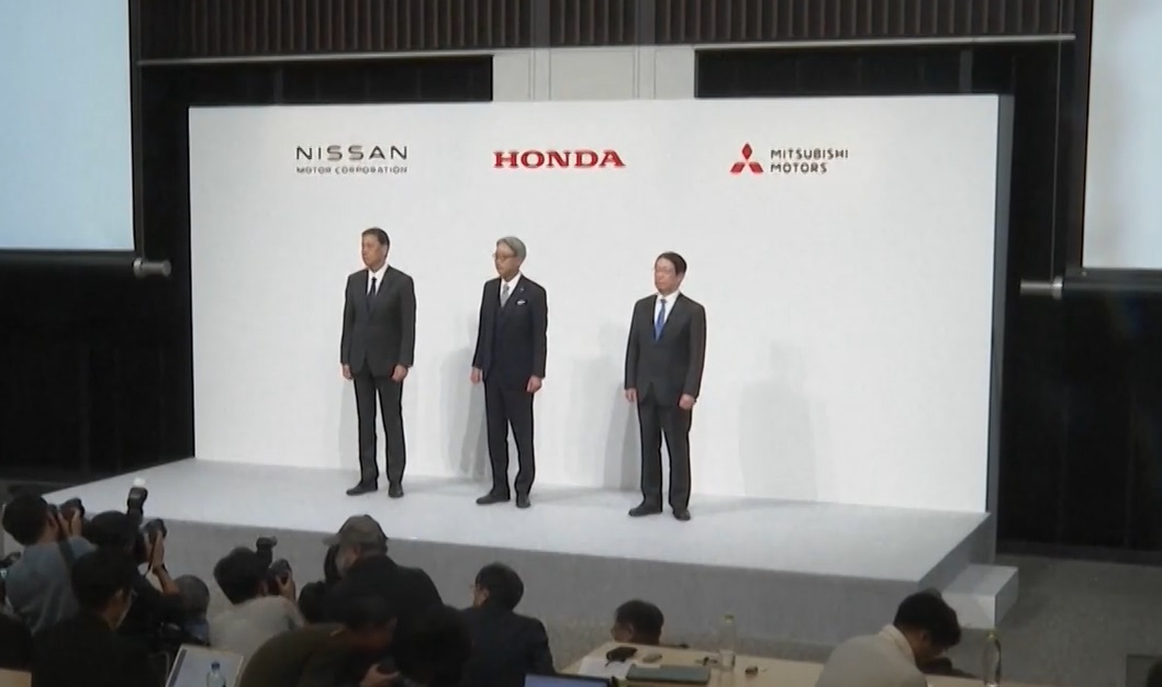 Японските автомобилни производители Honda и Nissan обявиха плановете си за