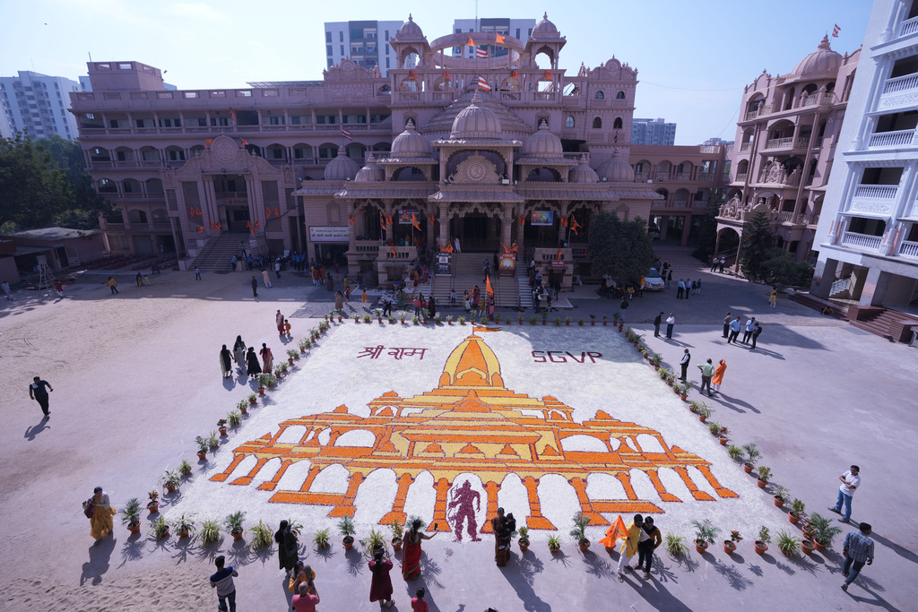 Премиерът на Индия Нарендра Моди откри грандиозен храм на хиндуисткия