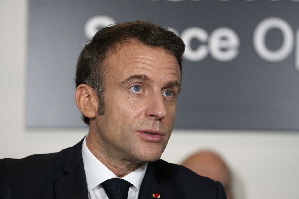 Macron AP