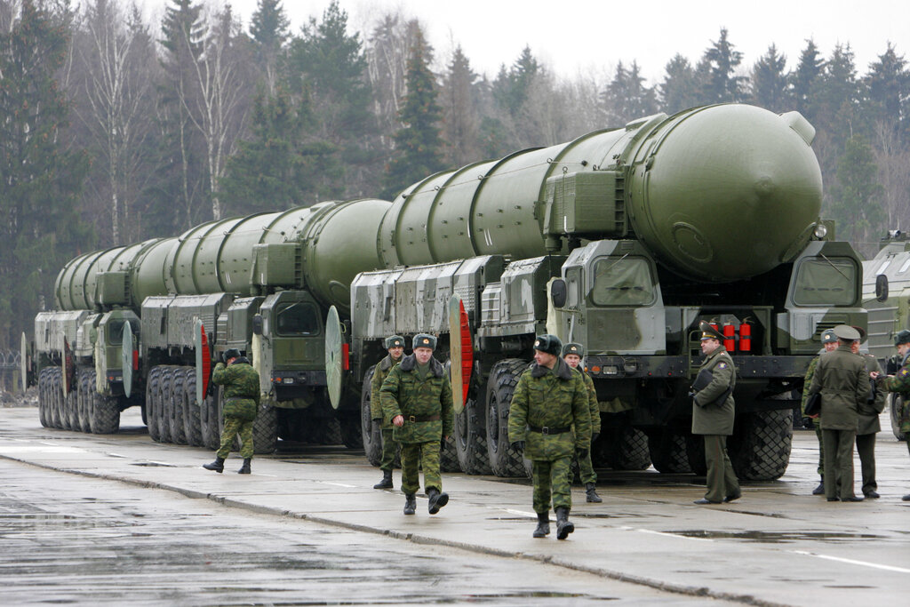 Русия ще премести свои тактически ядрени оръжия в близост до