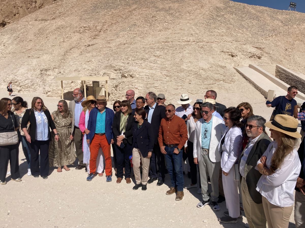 Египетските власти съобщиха за откриването на древна гробница в Луксор