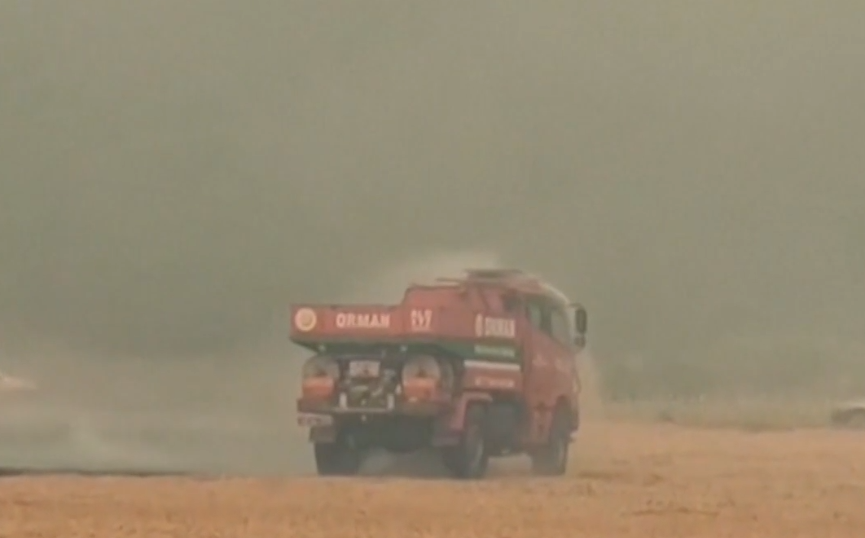 Турските власти се борят с поредица горски пожари на фона