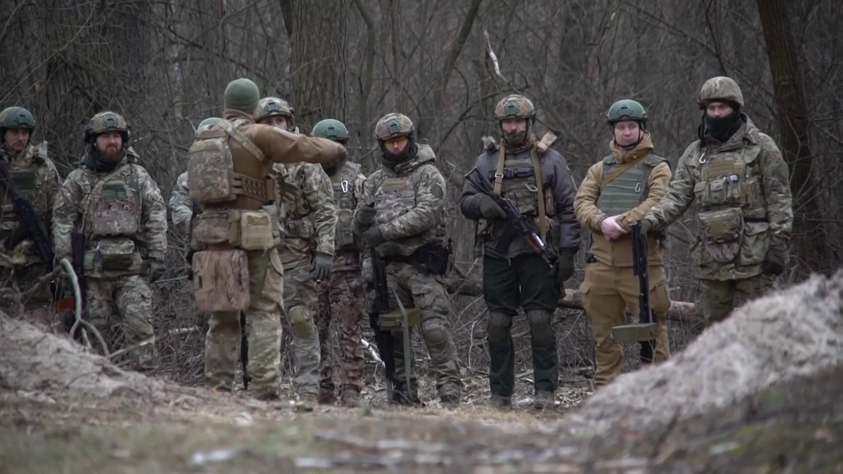Украински пехотинци достигнаха левия бряг на река Днепър след като