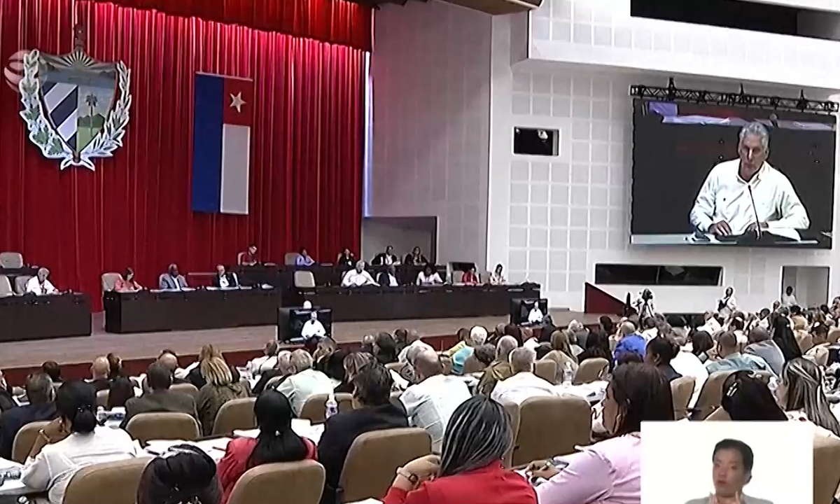 Над 400 депутати от Народното събрание на Куба одобриха закон