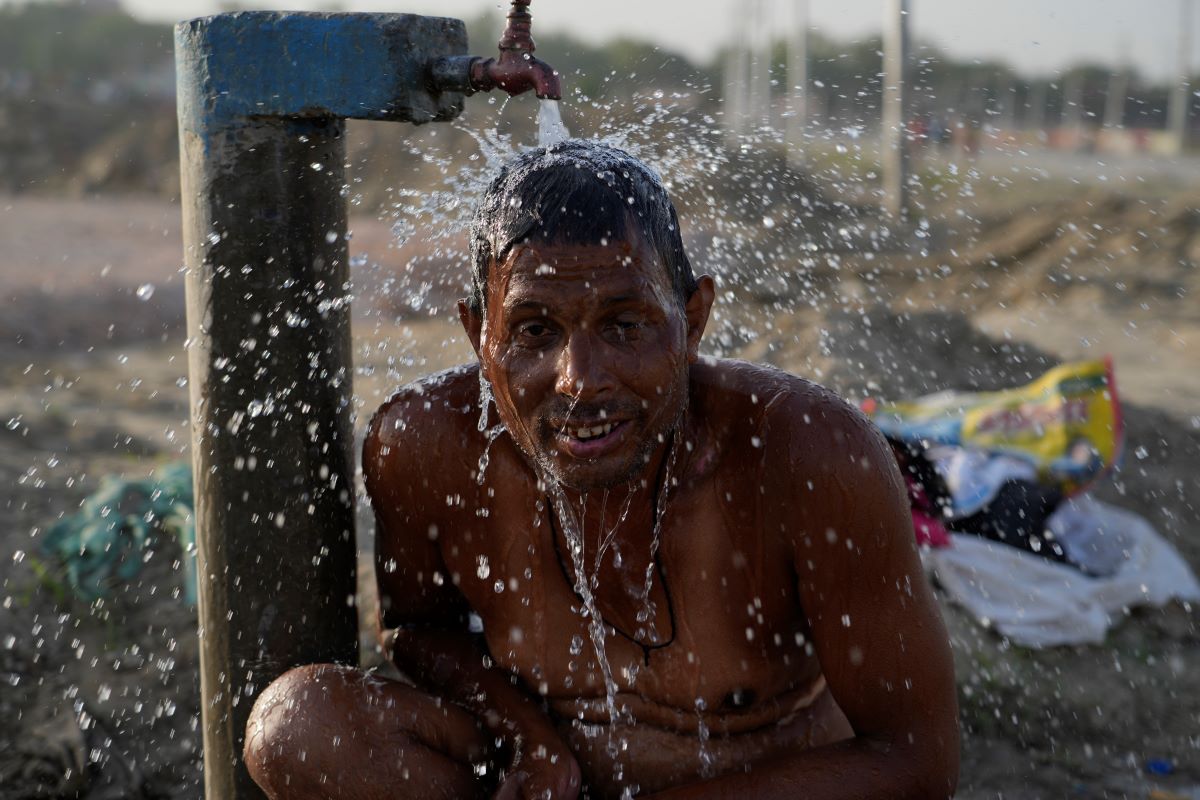 Индийската столица Ню Делхи преживява поредна гореща вълна В някои