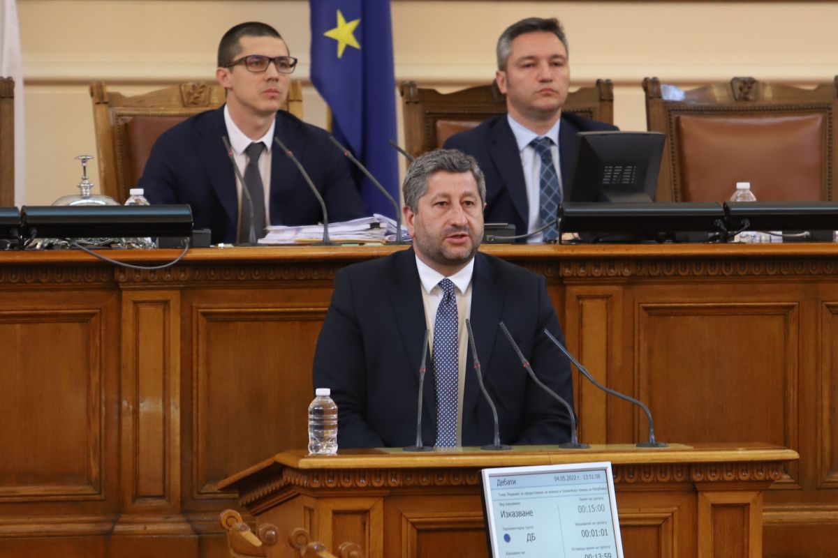 Демократична България ще внесе проект за решение за изпращане на