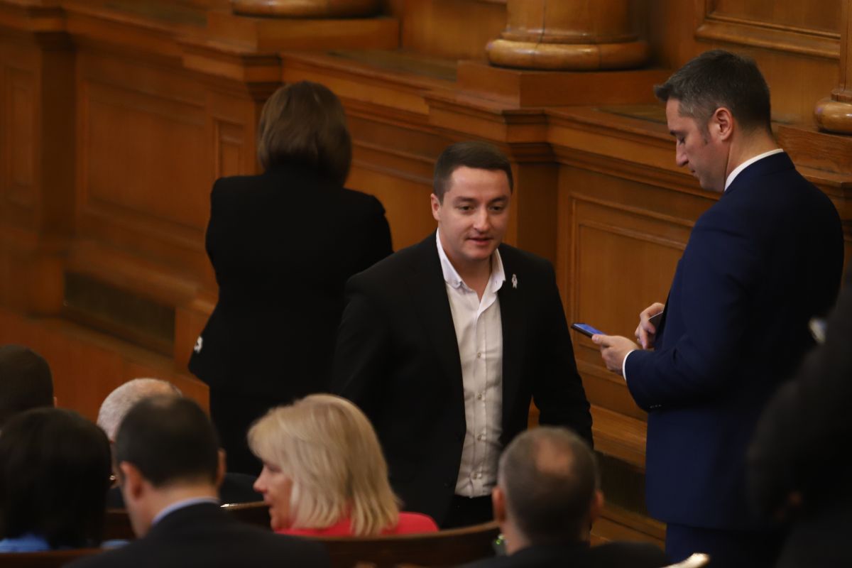 Явор Божанков вече не е част от парламентарната група на