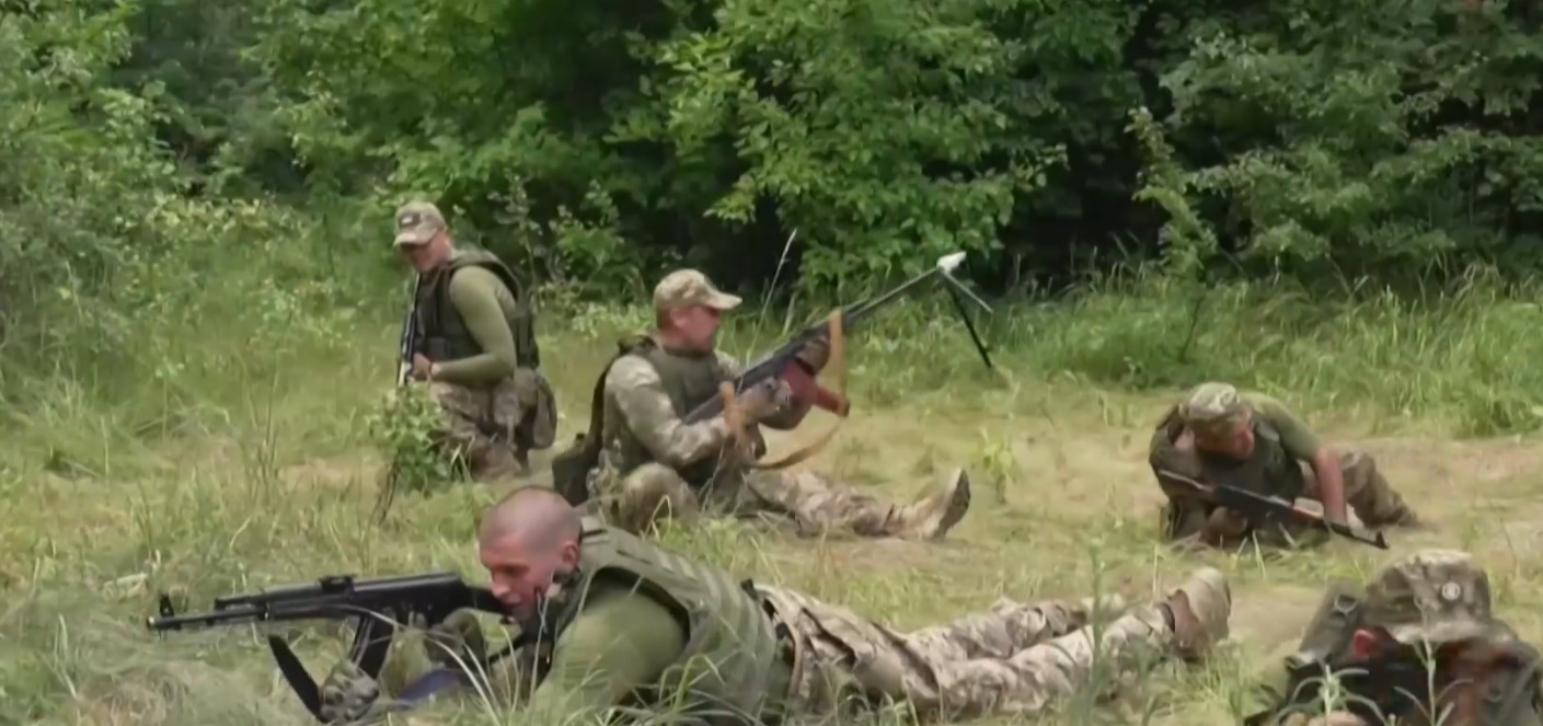 Украйна започна да набира затворници за нуждите на армията докато