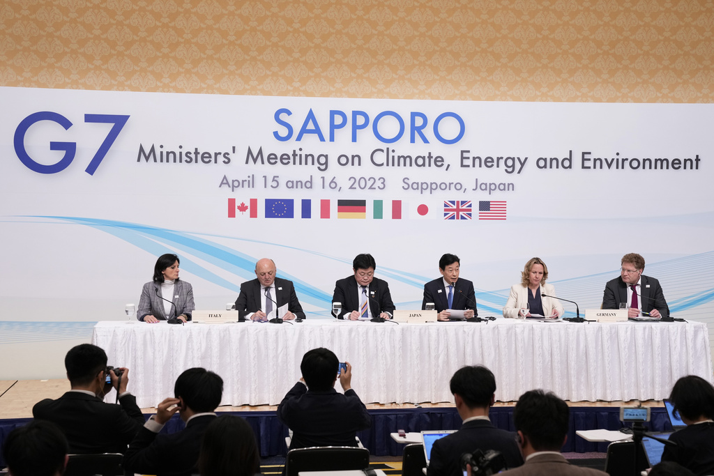 Г-7 пое ангажимент да ускори постепенния отказ от изкопаемите горива,