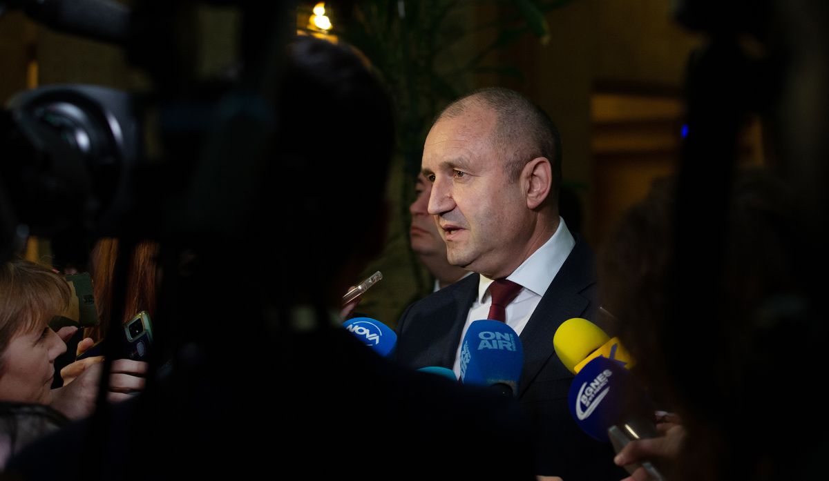 Докато управлява служебното правителство, България няма да предоставя на Украйна