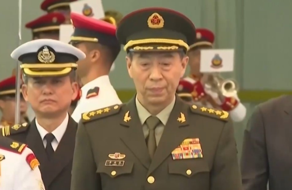 Китайският министър на отбраната е отстранен от поста два месеца