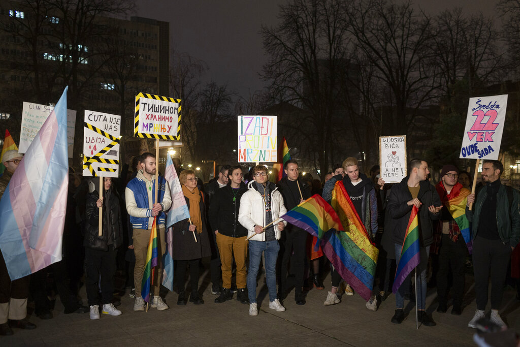 Десетки LGBTQ активисти излязоха на демонстрация в Сърбия с призив