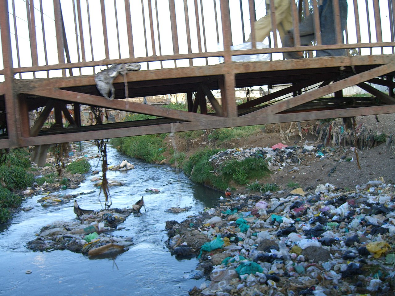 Река Найроби в Кения е все по замърсена от битови отпадъци