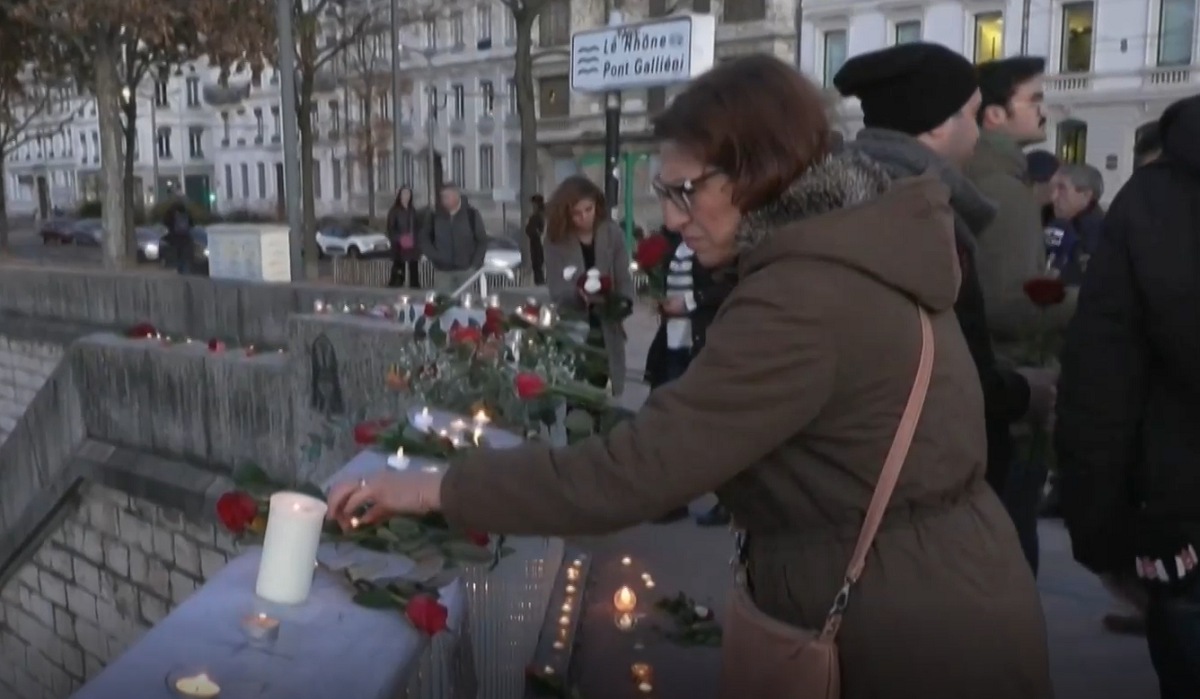 Представители на иранската общност във френския град Лион отдадоха почит