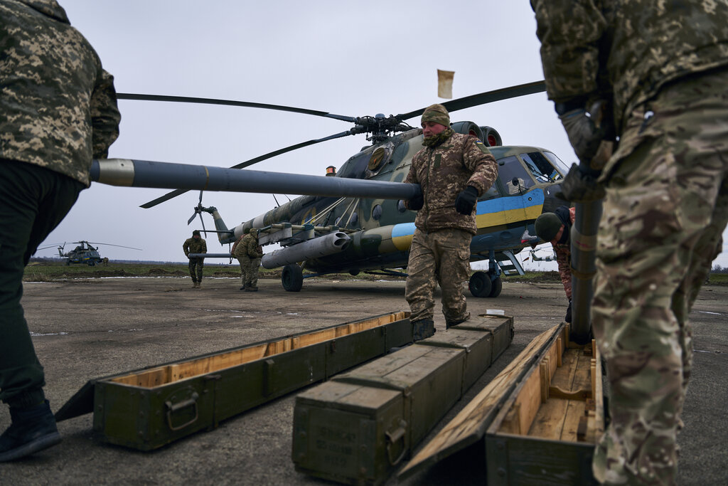 Украинските сили отразяват успешно непрестанните атаки срещу град Бахмут в