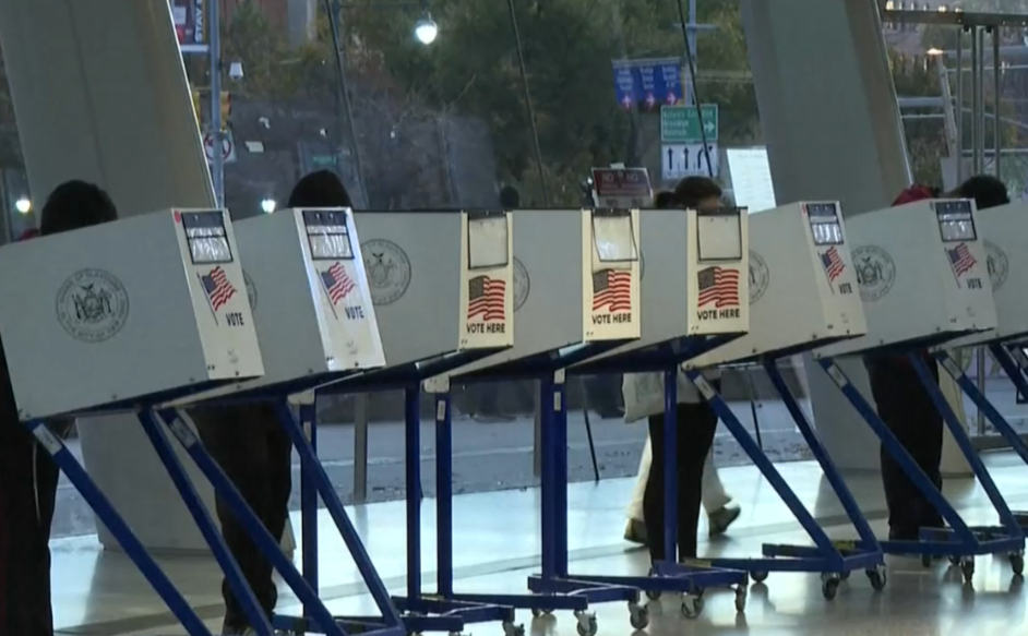 Американските граждани се наредиха на опашки пред избирателните секции за