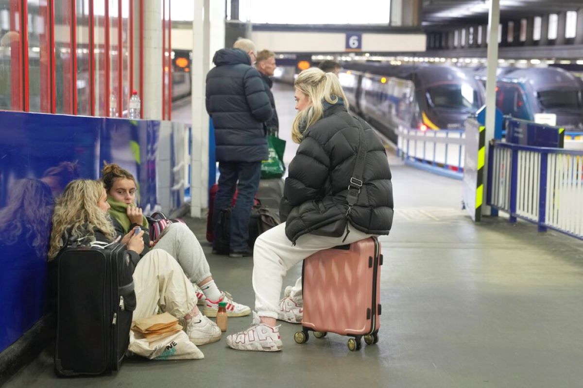 Хаос в железопътния транспорт очаква Великобритания, след като днес започва