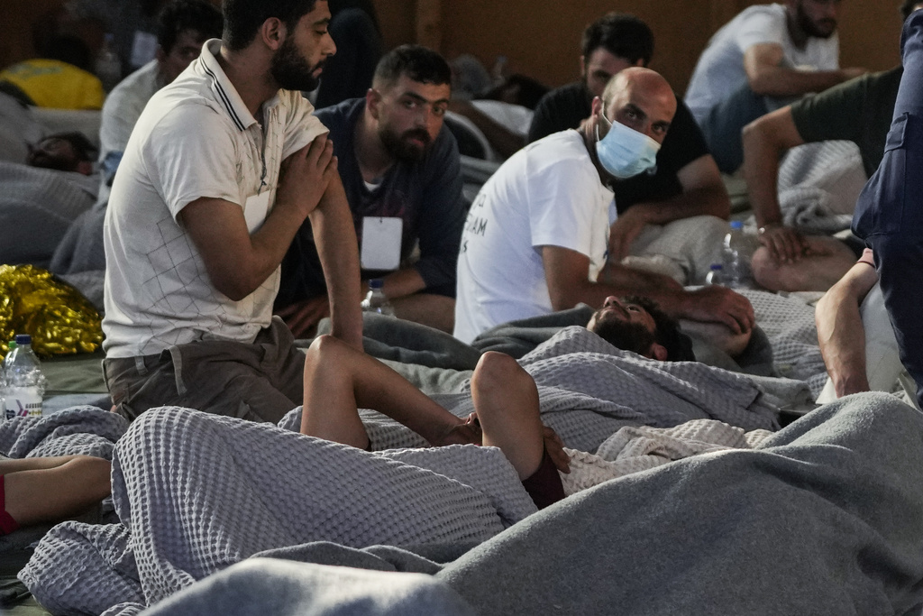 Тридневен траур в Гърция след потъването на плавателен съд с