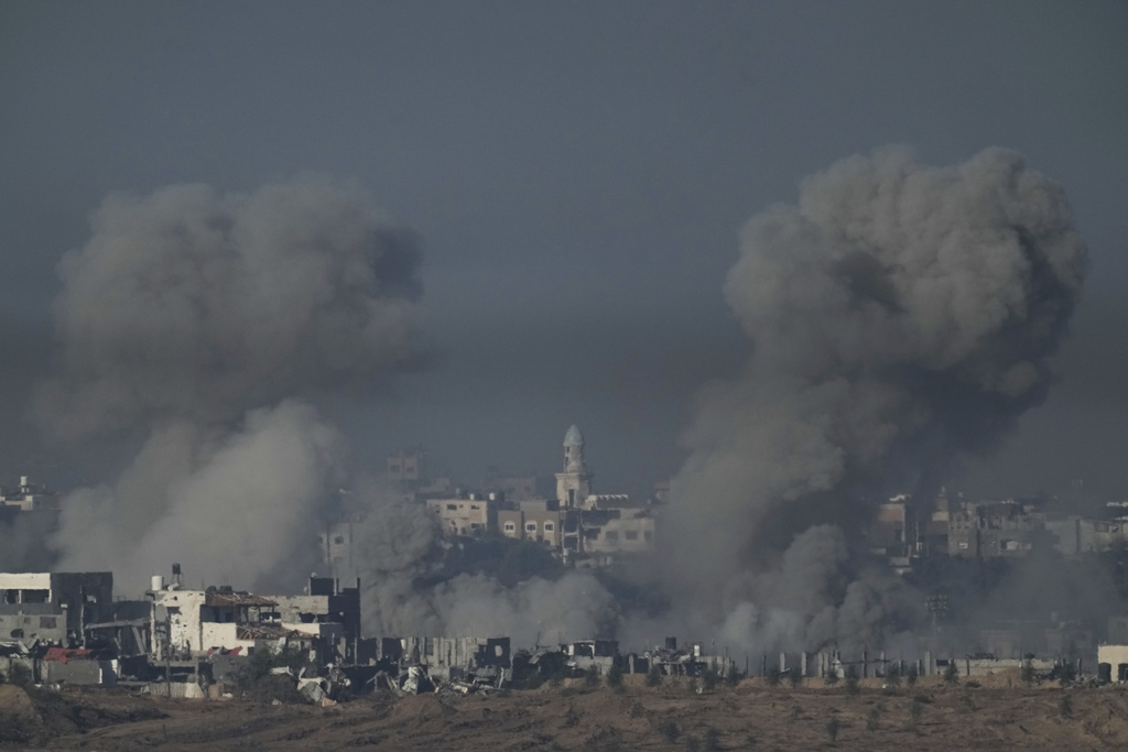 Продължава размяната на удари между Израел и Хамас. От военното