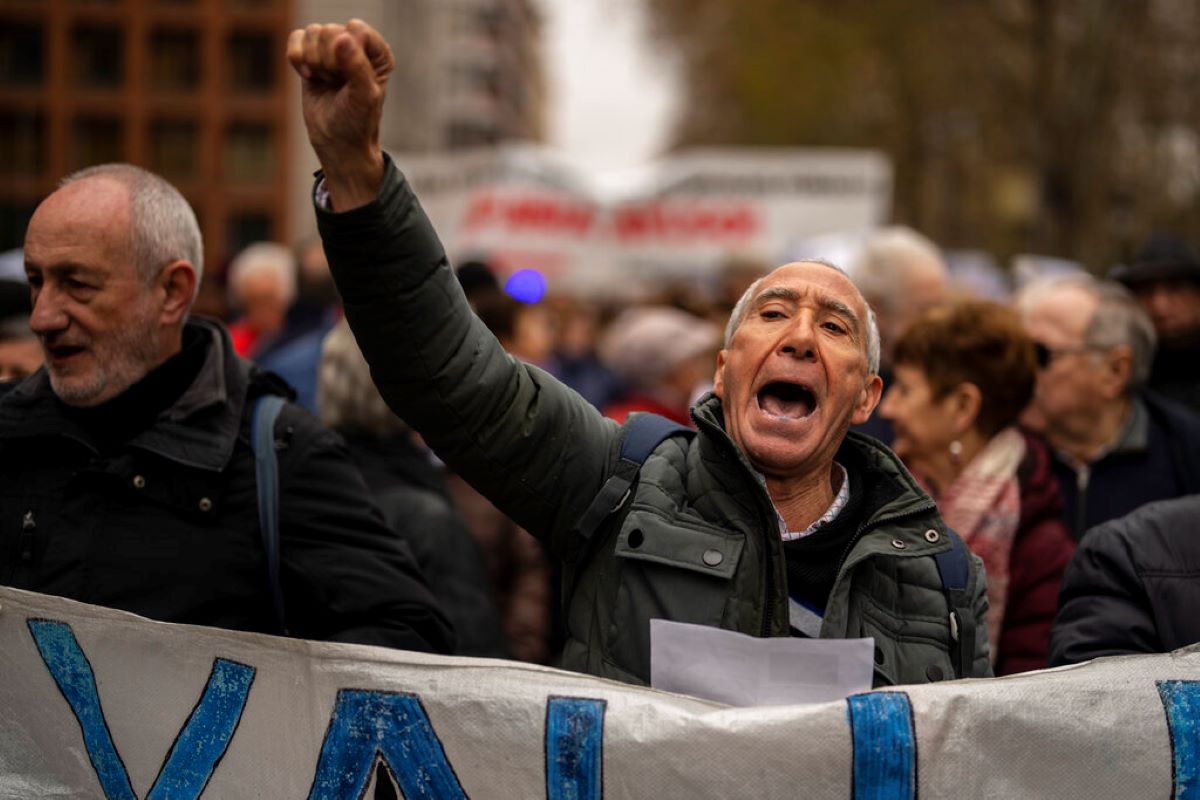 Десетки хиляди излязоха на демонстрация в Мадрид в защита на