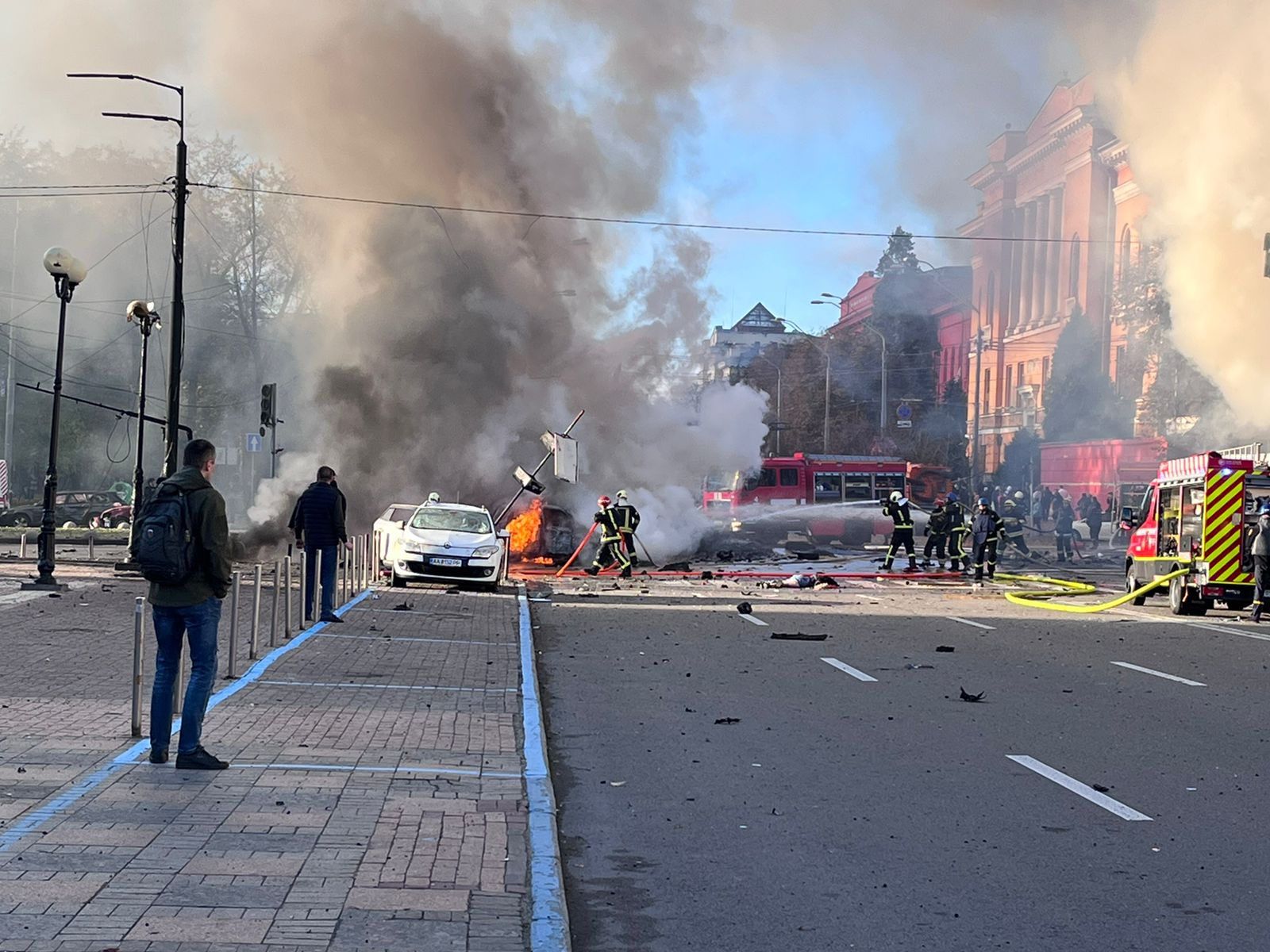 Две експлозии разтърсиха Киев рано в понеделник след месеци на